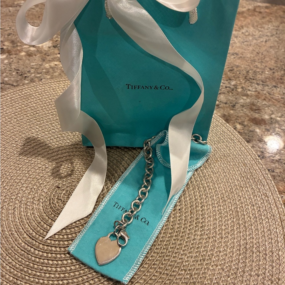 Tiffany&Co Sterling Silver Classic Heart Bracelet 71/2 inches